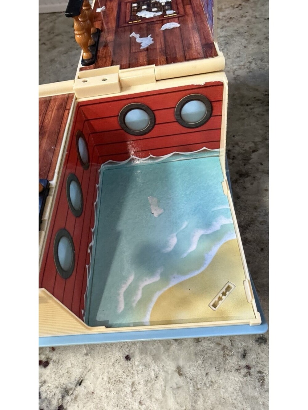 Olivia the Pig Transforming Playset House Portable